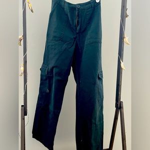 Forever 21 Green Cargo Pants 💚